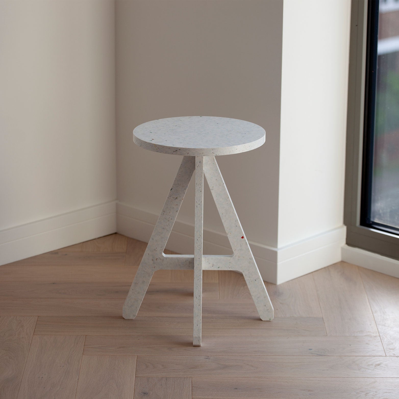 Replica Stool & Table